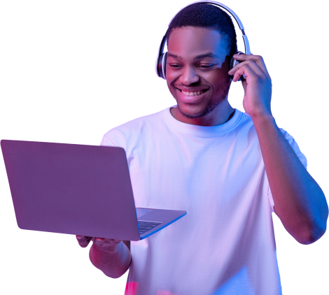 Man - laptop + hoofdtelefoon